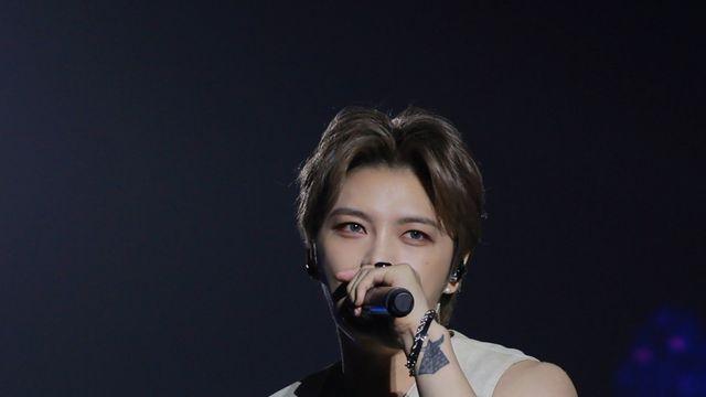 ‘스탠딩석 도입’ 김재중 콘서트…팬들과 함께 ‘무대의 한’ 풀었다