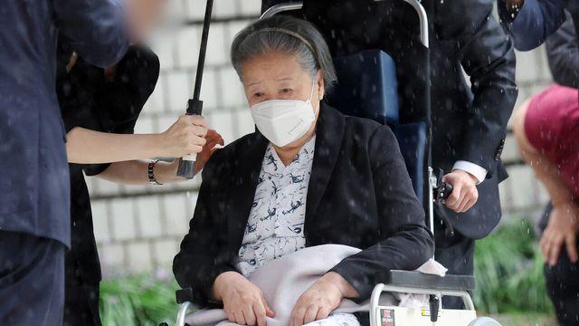 ‘정교유착’ 한학자, 1심서 징역 2년…“정치적 영향력 위해 범행”