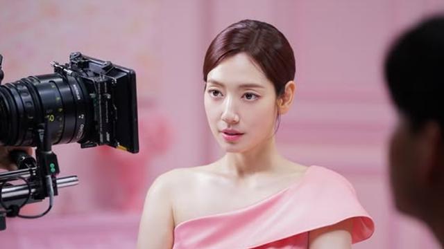 ‘최태준♥’ 박신혜, 둘째 출산 앞둔 드레스 자태…‘D라인 실종’ [IS하이컷]