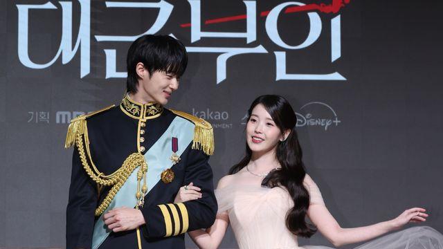 아이유, 변우석에 ‘월드스타 세트’ 쐈다…”같이 좀 레벨업하자” [IS하이컷]
