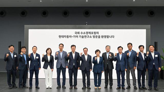 23억㎞ 쌓은 수소차…현대차그룹이 꺼낸 '정책 일관성'