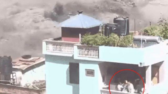 1200채 쓸려갔는데 '멀쩡'…집주인이 밝힌 비밀