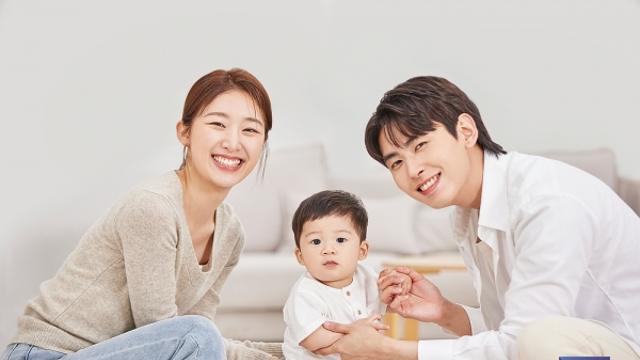 육아휴직급여 남성 비율 36.5% 역대 최고… 여성 경력단절·남성 고독사는 여전