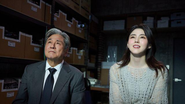 37년차 막내와 3년차 CEO의 따뜻한 동행…최민식·한소희 '인턴'