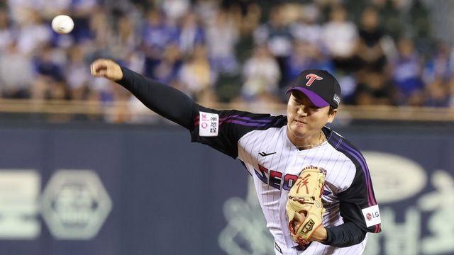 LG, 삼성 꺾고 5연승…고우석, 복귀전서 세이브