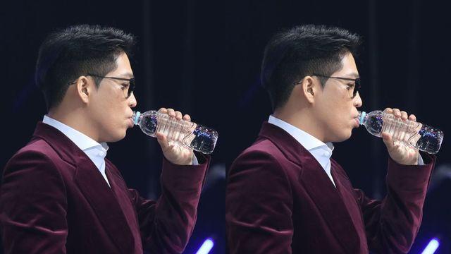 “현금 들고갈 것”...대학 축제서 학생 등록금 내준다고 '깜짝 발언'한 '유명 가수'