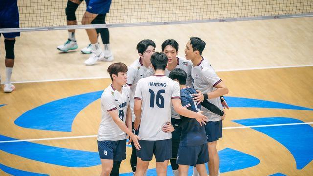 남자배구, 박기원 감독의 태국에 무릎…카타르 이겨야 8강