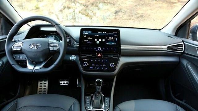 “중국산이 불안하다면 주목”... 연비 22.4km/L, 1,000만 원대 출퇴근용 하이브리드