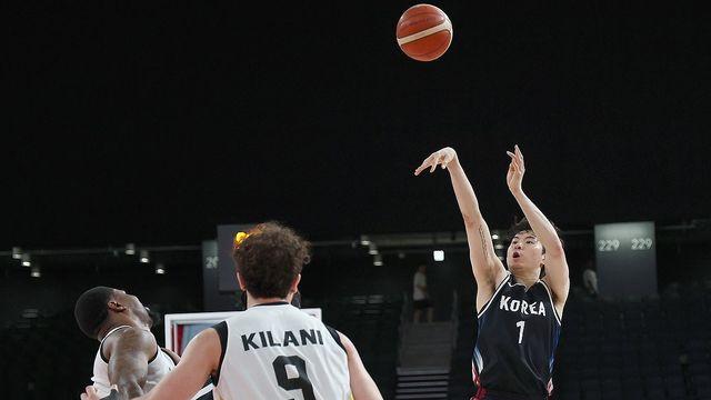 [아시안게임] '이현중 28점' 한국 남자농구, 8년 만에 4강…이란과 격돌(종합)