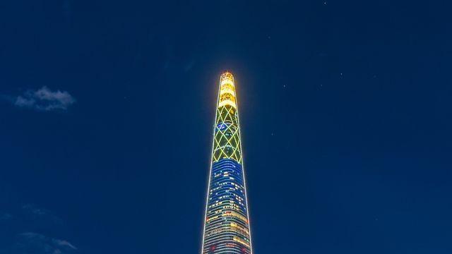 롯데월드타워, 추석 연휴 외벽에 '달토끼' 띄운다