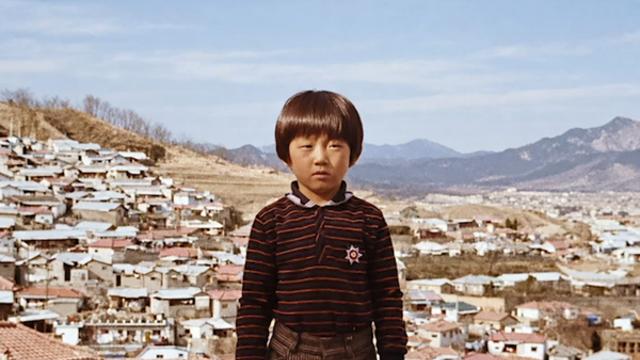 Kaya ‘나의 동네’, 잊고 지낸 어린 시절을 다시 불러내는 추억의 노래