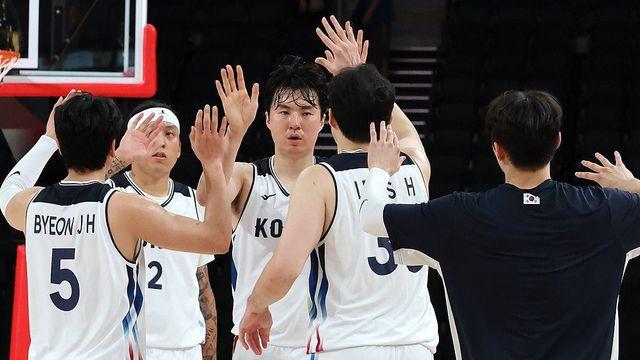 [아시안게임] '이현중 26점' 남자 농구, 12년 만에 결승 진출…은메달 확보