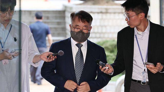 '조 단위 담합' 석유화학업체 임원 2명 구속…6명은 영장 기각