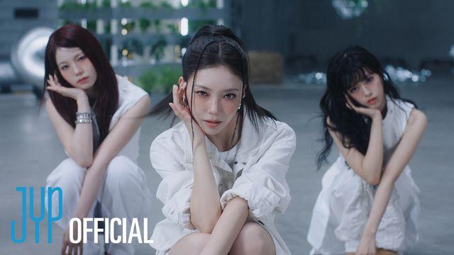 ‘JYP 걸그룹’ NiziU, 1년 6개월 만에 컴백 “새로운 니쥬 예감”