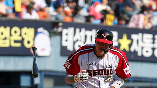 걸리면 간다…이재원, 이틀 연속 140m 초대형 홈런 ‘LG 7연승 행진’