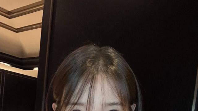 아이유 맞아? 긴머리 싹둑→단발 변신…더 어려진 동안 외모 [IS하이컷]