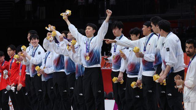 [2026 나고야] 이현중·여준석 NBA 도전 탄력...日 잡고 정상 오른 한국 농구, 총 8명 병역 혜택