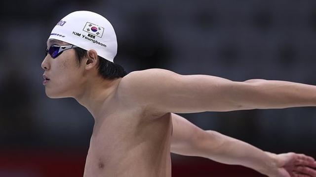 [속보] 김영범, 아시안게임 수영 남자 자유형 50ｍ 금메달
