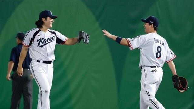 곽빈 KKKKKKKKKK 로 잠근 대만 방망이, 윤동희가 쐐기포... 한국 야구 5-0 완승
