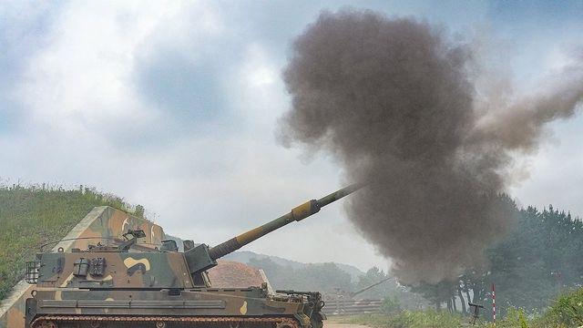 해병대 서북도서 해상사격훈련…K9 자주포 등 200여발 발사