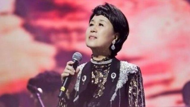 심수봉 71세 vs 김다현 17세, 무대 위 공개 면박 논란