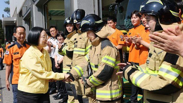 한 총리, 추석 앞두고 경찰·소방 비상근무현장 방문…“연휴 국민안전 빈틈없이”