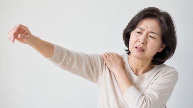 “집에서 '이 동작' 30초면 어깨통증이 기적처럼 사라집니다”