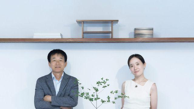 순연한 아름다움 | 샤넬과 예올이 선정한 2026 ‘올해의 장인' 조복래 소목장과 '올해의 젊은 공예인' 백경원 도자공예가 인터뷰 | 마리끌레르 코리아