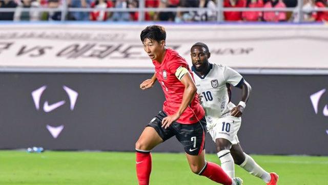 '모레노 첫선' 한국, '손흥민·오현규 투톱'에도 뚜렷한 공격 기회 없이 0-0 [에콰도르전 전반 리뷰]