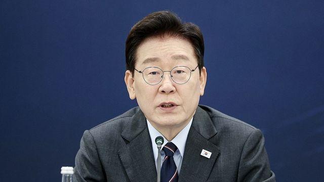 李, 北포로 한국행 공개한 젤렌스키에 “많이 아쉽다”