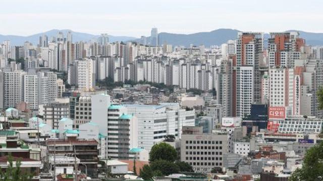 '서울은 새집보다 헌집'…노후 아파트 상승폭, 신축 웃돌아