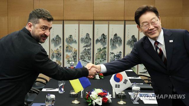 젤렌스키 北포로 송환 돌발발표에 韓당혹…