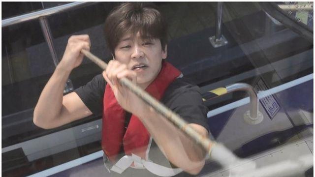 MBC '나혼산' 박지현, 구명 조끼 입고 '바다 사나이' 입증?! 외삼촌과 완벽 호흡 '배 청소' 현장!