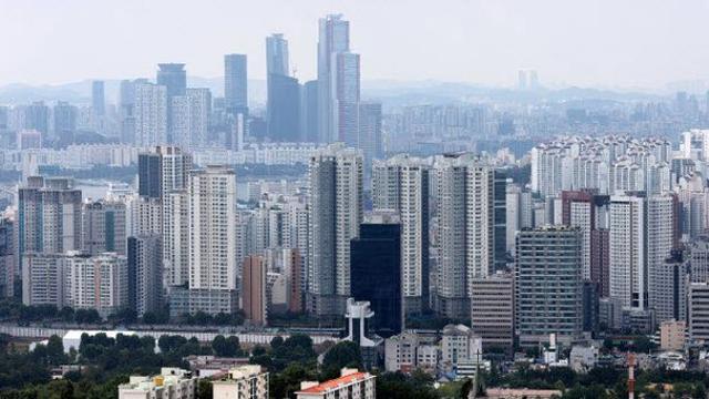 ‘몸테크’ 그만, 아파트도 ‘얼죽신’…반포는 ‘프리미엄 2배’
