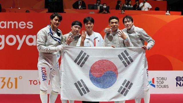 41-44 벼랑 끝서 대역전드라마…오상욱이 완성한 男사브르 4연패