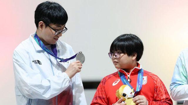 숙제 끝내고 하루 1~2시간…11세 초등생, 아시안게임 최연소 金