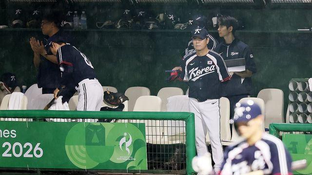 [아시안게임] WBC 8강 이어 AG 금메달까지…임무 완수한 류지현 감독