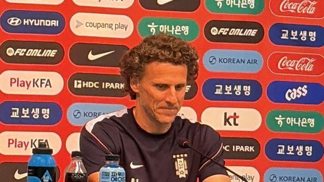 [IN PRESS] “한국과 일본 아주 발전했어”…우루과이 사령탑 포를란 “어려운 승부 예상, 존중하면서 경기 치러야 해”