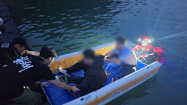 실종자 찾다 밀물에 고립…사천 갯바위서 경찰 등 3명 구조