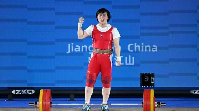 [아시안게임] 북한 송국향, 세계신 3개 작성하며 여자 역도 69㎏급 금(종합)