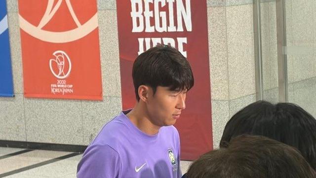 ‘A매치 역대 최다골 타이’ 손흥민의 진심 “내 골 아닌 것 같다, 맞은 느낌 없었다” [우루과이전 인터뷰]
