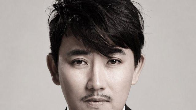 ‘40주년 레전드 가수’ 이승철, 美 뉴욕 타임스퀘어 전광판 깜짝 등장