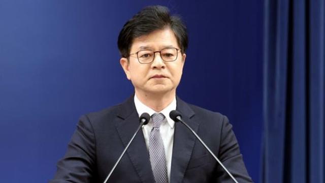 청와대, 우크라에 공식 사과 요구…北포로 송환 ‘비공개 합의’ 정면충돌