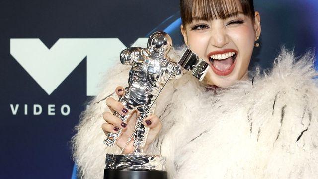 블랙핑크 리사, ‘2026 MTV VMA’ 베스트 팝 수상…亞 솔로 최초
