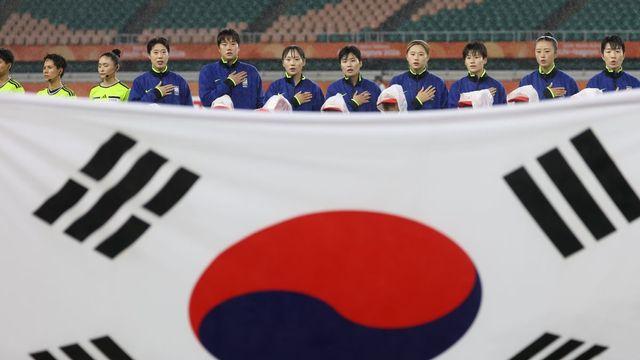 관중석 텅텅… 일본 팬들도 “창피하다” 말 나온 여자축구 한일전 충격적인 관중 수