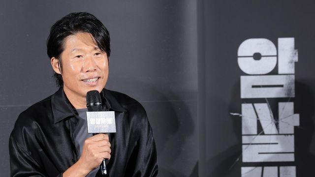 영화 '암살자(들)' 유해진 며칠 전 인터뷰 발언 두고 뒤늦게 큰 파문