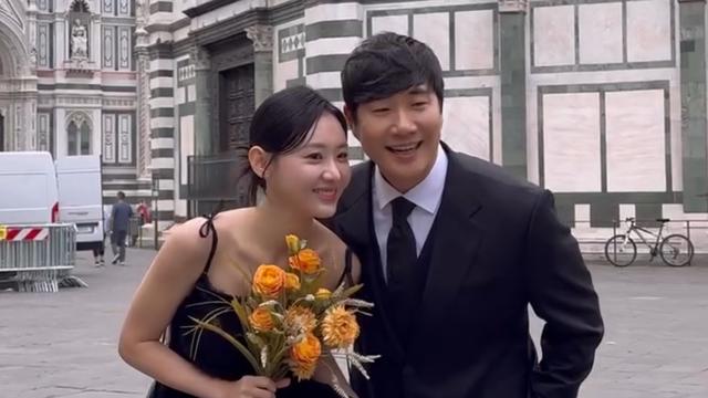 김다영, “뱃속에 아기?” 팬들 눈썰미 맞았다…♥배성재 48세에 아빠