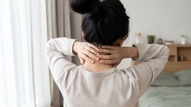 아침엔 목보다 '제자리 걷기' 먼저 해보세요, 무리 없는 5분 순서입니다
