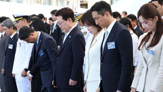 DMZ 지뢰 부상 장병 위로한 李 “예우 챙겨야”
