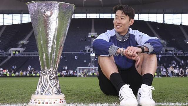 ‘미쳤다’ 손흥민, EPL 출범 이후 토트넘 역대 최고 영입 ‘1위’…베일·모드리치 제쳤다
